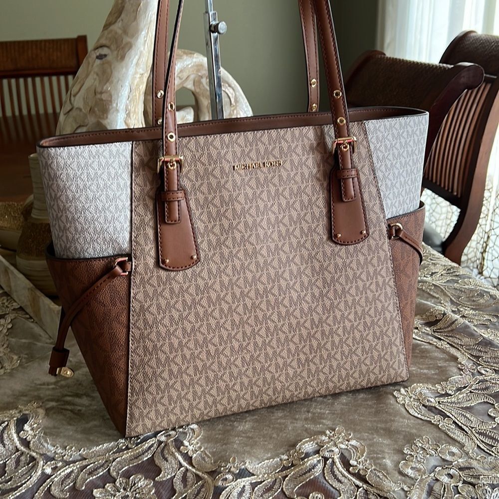 Michael Kors signature logo tote bag - Picture 2 of 11